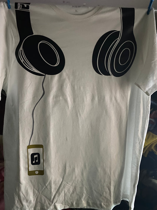 HEAD PHONES T SHIRT