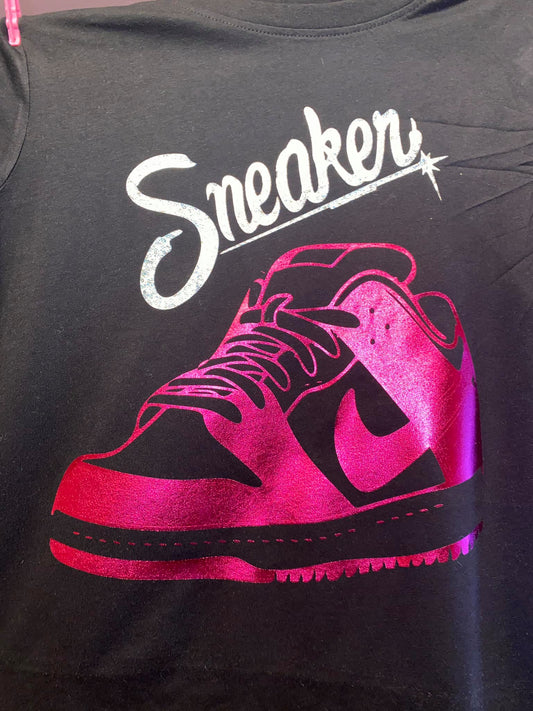 PINK SNEAKER T SHIRT